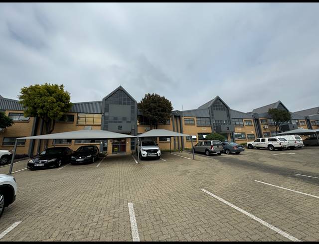 1,087M² WAREHOUSE TO LET IN JET PARK